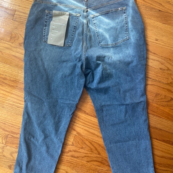 Everlane Curvy Cheeky Jean - Picture 3 of 3